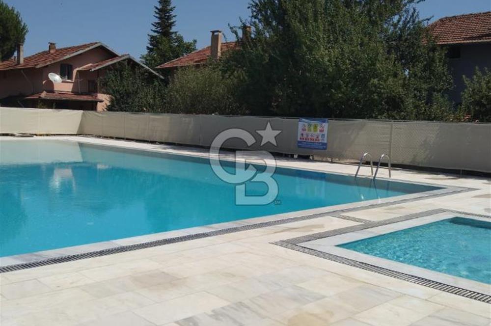 Kaz Daglarinda Havuzlu Sitede Satilik Dubleks Villa