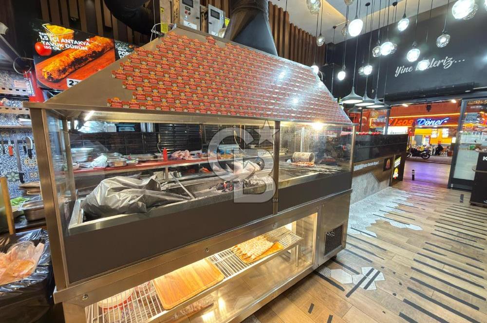 İSTANBUL'UN EN MEŞHUR DÖNERCİSİ ERSOY BEY DÖNER (YÜKSEK CİROLU)
