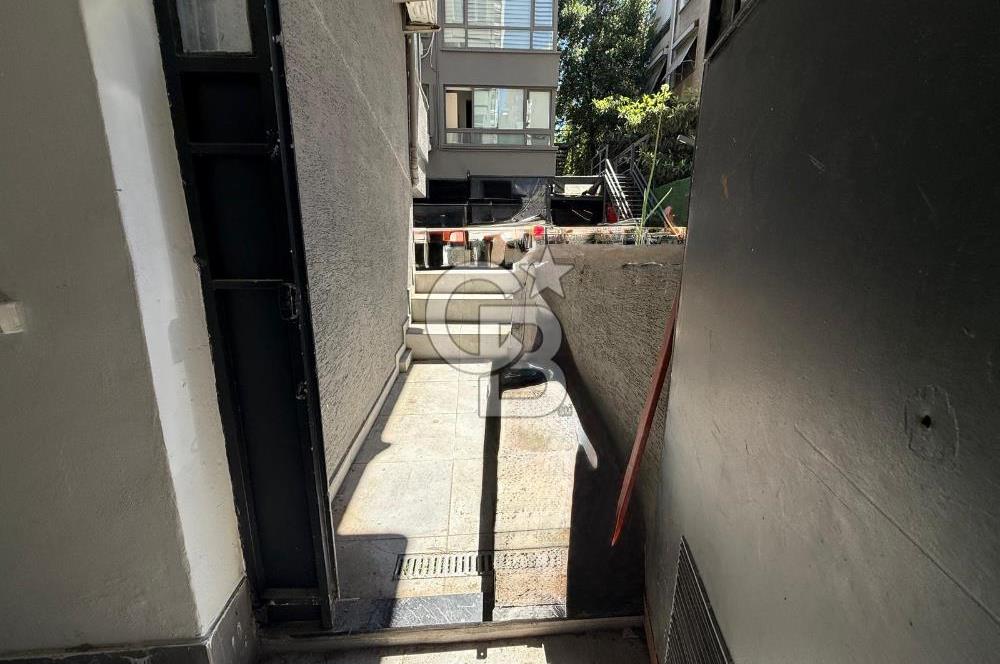 KADIKÖY BAĞDAT CADDESİ KİRALIK DEPO,ANTREPO,ATÖLYE