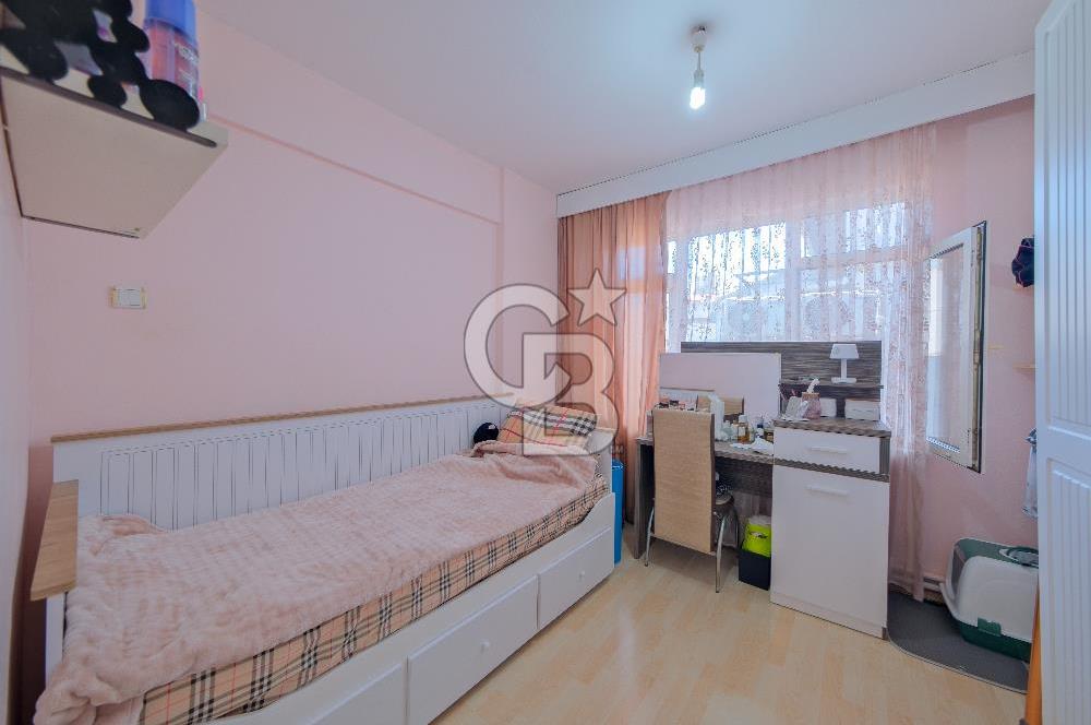 Ortaköy Merkezde Geniş, Aydınlık ve En Üst Kat 3+1 Satılık Daire
