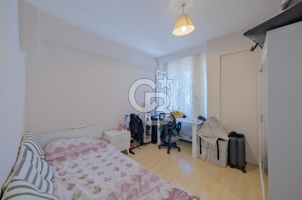 Ortaköy Merkezde Geniş, Aydınlık ve En Üst Kat 3+1 Satılık Daire
