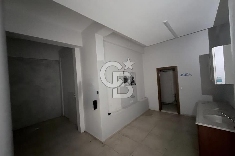 ATAŞEHİR’DE KÖŞE KONUMDA 120 m² KİRALIK DÜKKAN