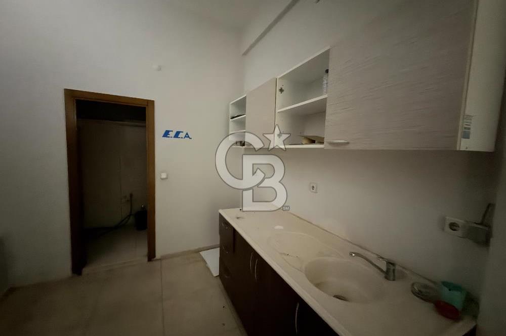 ATAŞEHİR’DE KÖŞE KONUMDA 120 m² KİRALIK DÜKKAN
