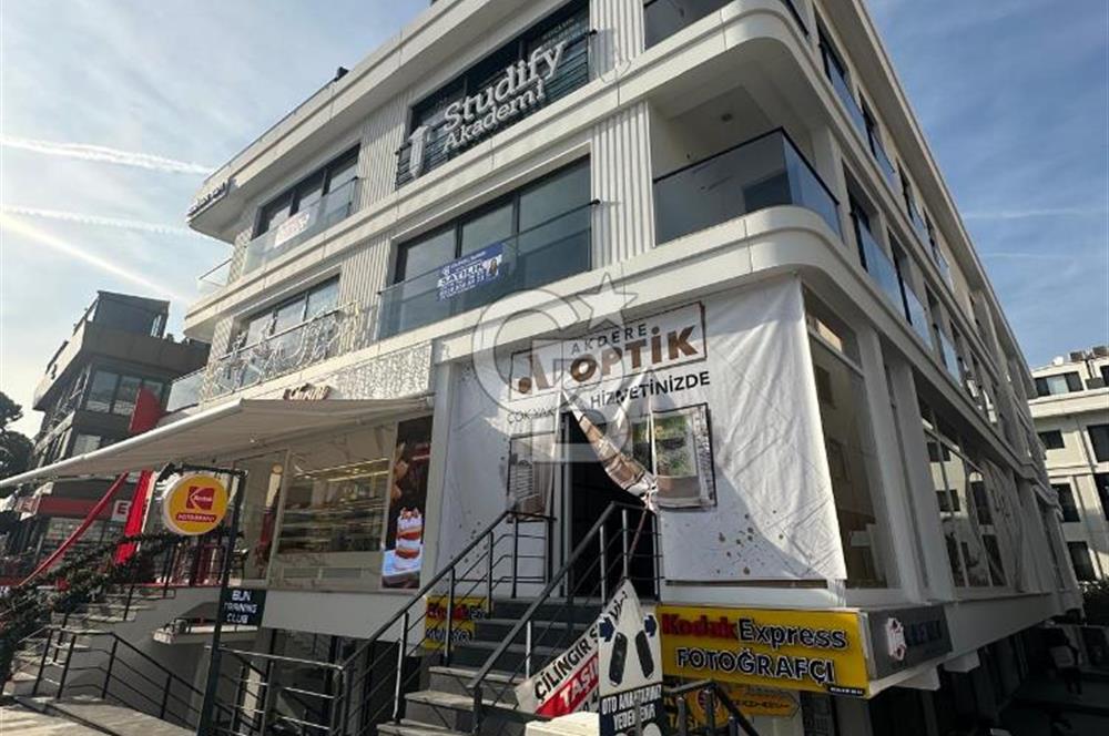Acıbadem Caddesi Üzerinde İşyerine Uygun Kiralık Dubleks Daire