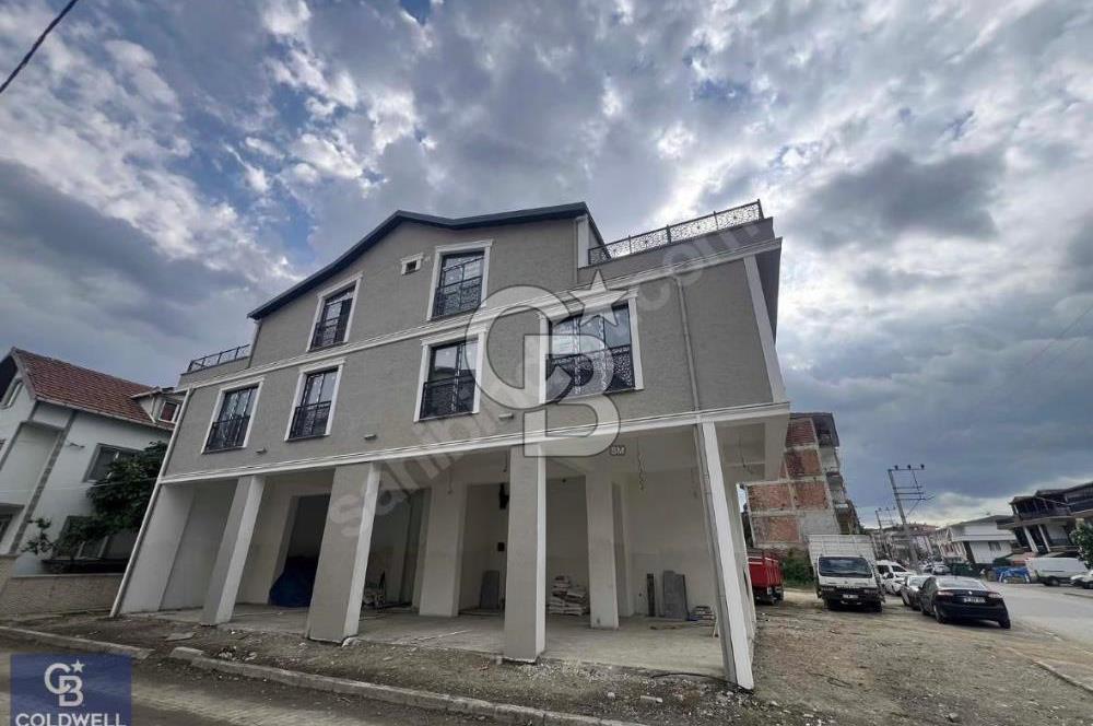 GÖLCÜK MERKEZDE 4M TÜKSEK TAVAN GENİŞ CEPHELİ 135M² MAĞZA
