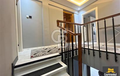 YILDIZELİ SOKAKTA GENİŞ TERASLI 3+1 ÇATI DUBLEKSİ SATILIK DAİRE