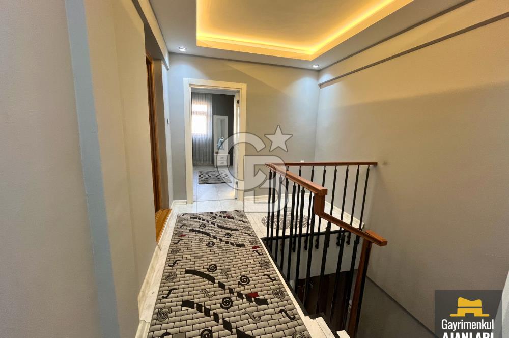 YILDIZELİ SOKAKTA GENİŞ TERASLI 3+1 ÇATI DUBLEKSİ SATILIK DAİRE