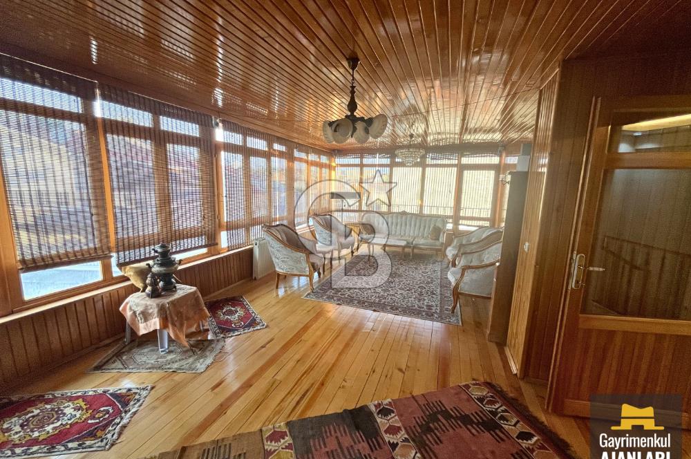 YILDIZELİ SOKAKTA GENİŞ TERASLI 3+1 ÇATI DUBLEKSİ SATILIK DAİRE