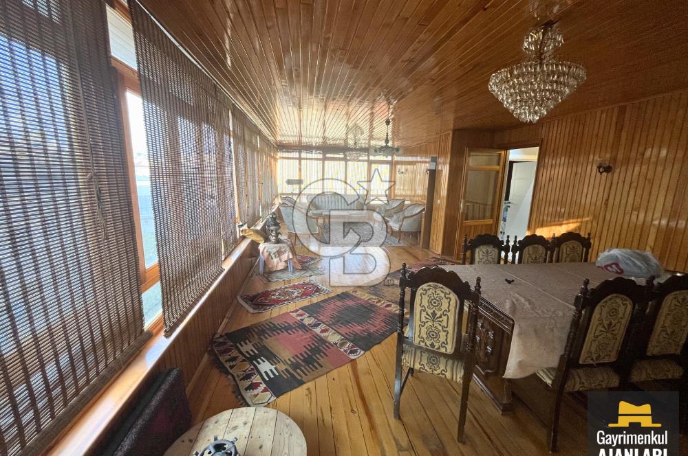 YILDIZELİ SOKAKTA GENİŞ TERASLI 3+1 ÇATI DUBLEKSİ SATILIK DAİRE