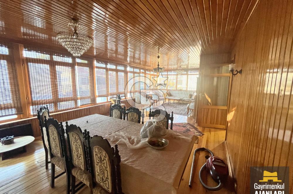 YILDIZELİ SOKAKTA GENİŞ TERASLI 3+1 ÇATI DUBLEKSİ SATILIK DAİRE