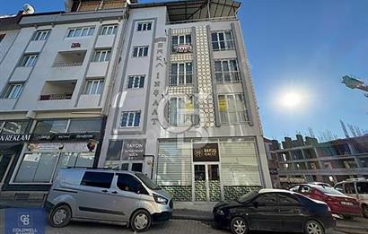COLDWELL BANKER SAFİR'den ŞEHİR MERKEZİ'nde SATILIK EŞYALI DAİRE