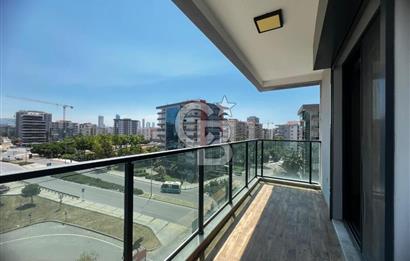 Bayraklı Osman Gazi Mahallesinde Kiralık 3+1 Geniş Daire