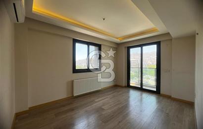 Bayraklı Osman Gazi Mahallesinde Kiralık 3+1 Geniş Daire