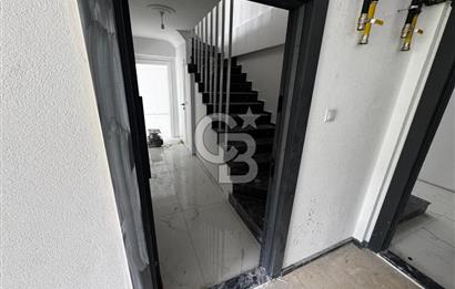 YAZLIK'TA KULLANIŞLI 3+1 ÇATI DUBLEKS KİRALIK DAİRE