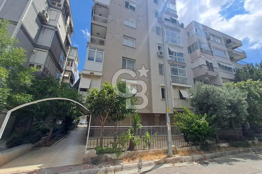 Bostanlı'da Satılık 3+1 Kombili Masrafsız Daire