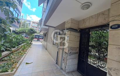 Bostanlı'da Satılık 3+1 Kombili Masrafsız Daire