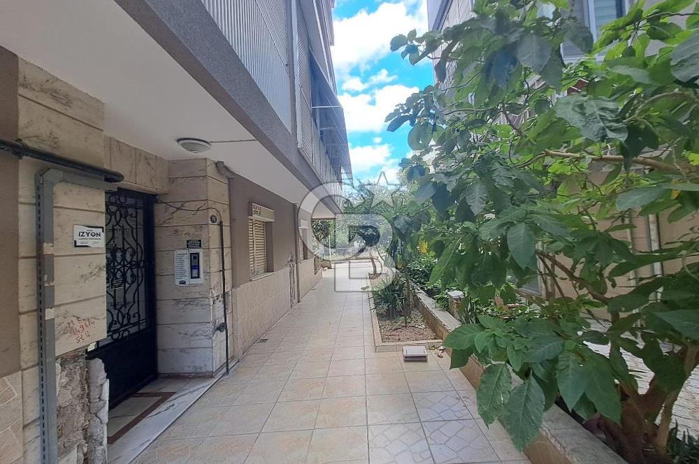 Bostanlı'da Satılık 3+1 Kombili Masrafsız Daire