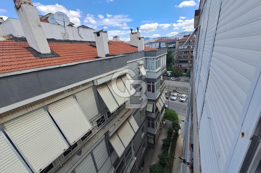 Bostanlı'da Satılık 3+1 Kombili Masrafsız Daire