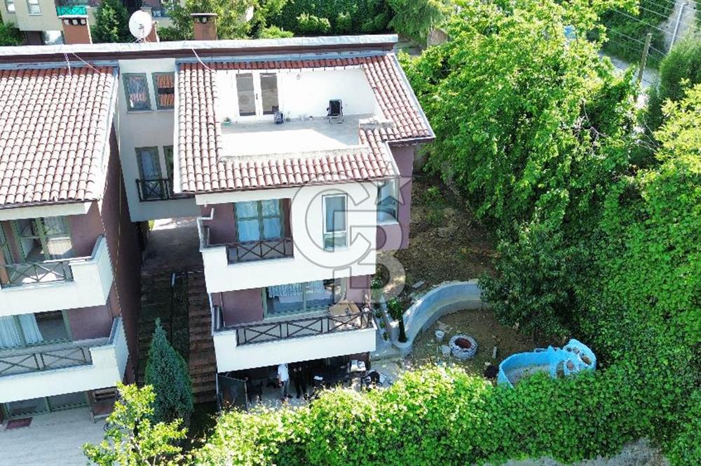 SAPANCA ÜNLÜCE TRİPLEKS VİLLA