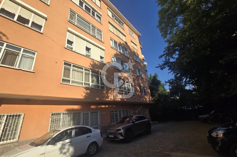 KAVAKLIDERE BÜKLÜM SOKAK'TA OTOPARKLI YENİLENMİŞ SATILIK 3+1