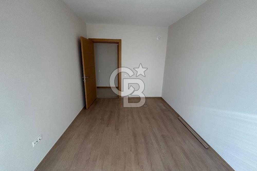 Oyak Buca 2.Etap'ta 3 Cepheli Bahçe Kullanımlı Satılık 3+1 Daire