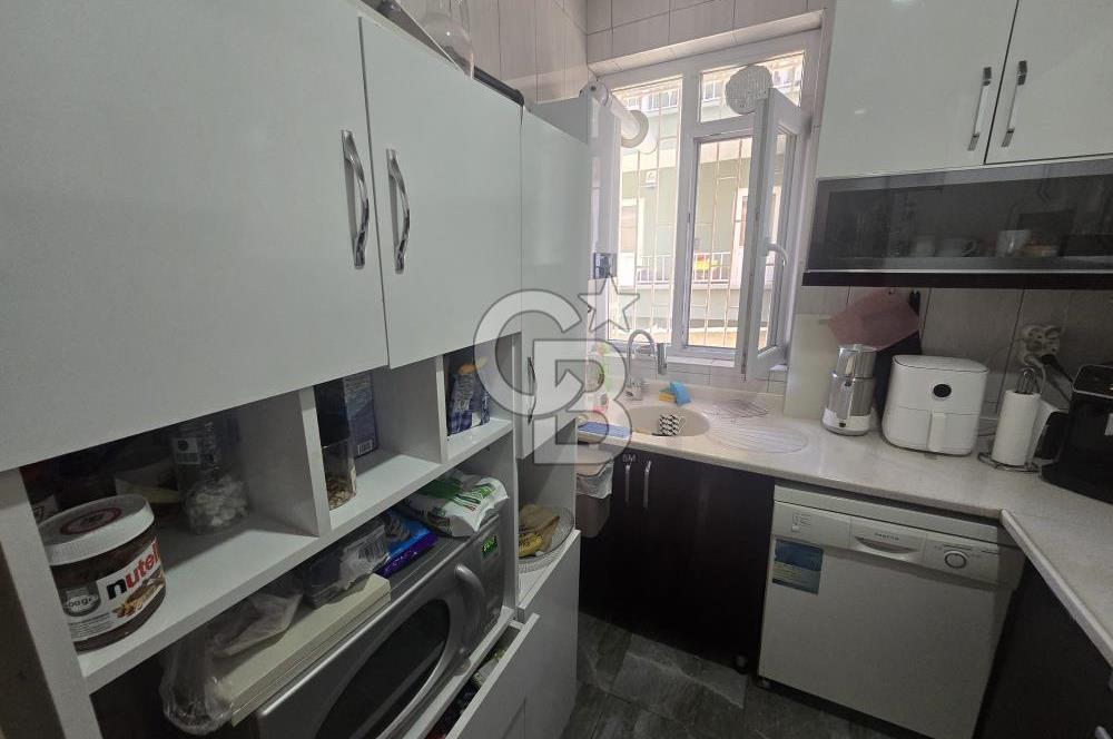KAVAKLIDERE BÜKLÜM SOKAK'TA OTOPARKLI YENİLENMİŞ SATILIK 3+1