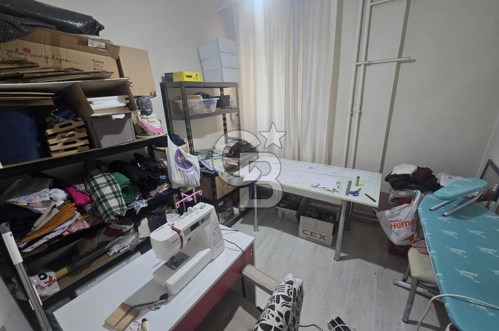 KAVAKLIDERE BÜKLÜM SOKAK'TA OTOPARKLI YENİLENMİŞ SATILIK 3+1
