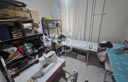 KAVAKLIDERE BÜKLÜM SOKAK'TA OTOPARKLI YENİLENMİŞ SATILIK 3+1