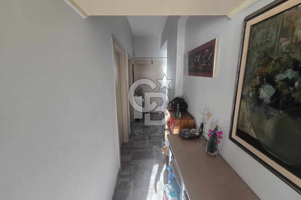 KAVAKLIDERE BÜKLÜM SOKAK'TA OTOPARKLI YENİLENMİŞ SATILIK 3+1