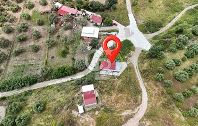 MANİSA KEPENEKLİ’ DE İÇİNDE HAZIR PREFABRİK BULUNAN  951M² ARSA