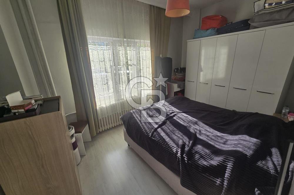 KAVAKLIDERE BÜKLÜM SOKAK'TA OTOPARKLI YENİLENMİŞ SATILIK 3+1