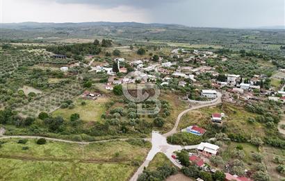 MANİSA KEPENEKLİ’ DE İÇİNDE HAZIR PREFABRİK BULUNAN  951M² ARSA