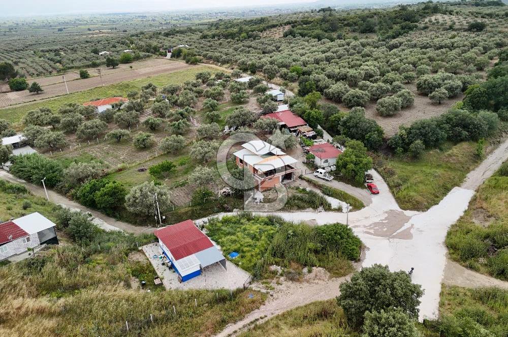 MANİSA KEPENEKLİ’ DE İÇİNDE HAZIR PREFABRİK BULUNAN  951M² ARSA