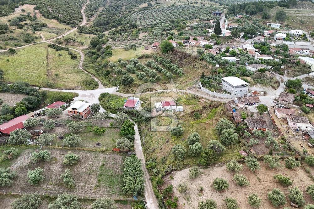 MANİSA KEPENEKLİ’ DE İÇİNDE HAZIR PREFABRİK BULUNAN  951M² ARSA