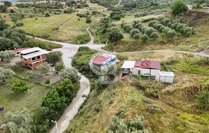 MANİSA KEPENEKLİ’ DE İÇİNDE HAZIR PREFABRİK BULUNAN  951M² ARSA
