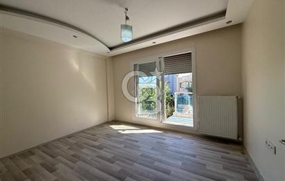 BORNOVA İNÖNÜ MAHALLESİ’NDE BAHÇE KULLANIMLI, OTOPARKLI, MASRAFSIZ SATILIK DAİRE