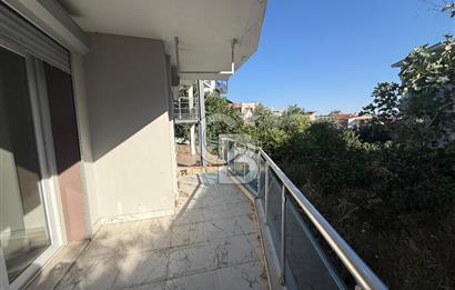 BORNOVA İNÖNÜ MAHALLESİ’NDE BAHÇE KULLANIMLI, OTOPARKLI, MASRAFSIZ SATILIK DAİRE