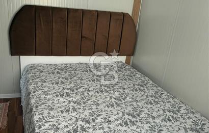 MANİSA KEPENEKLİ’ DE İÇİNDE HAZIR PREFABRİK BULUNAN  951M² ARSA