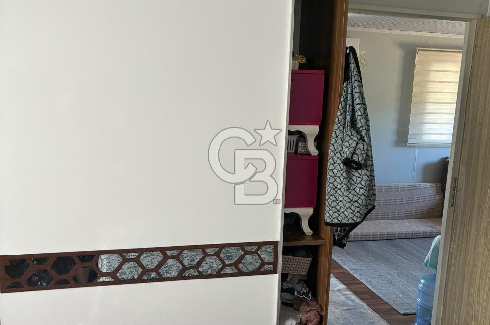 MANİSA KEPENEKLİ’ DE İÇİNDE HAZIR PREFABRİK BULUNAN  951M² ARSA