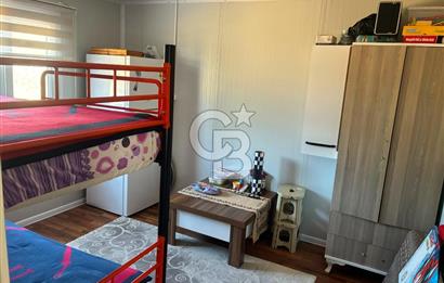 MANİSA KEPENEKLİ’ DE İÇİNDE HAZIR PREFABRİK BULUNAN  951M² ARSA