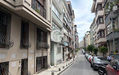 Şişli MerkezMh PerihanSk GençBina Asansörlü Balkonlu Ara Kat 1+1