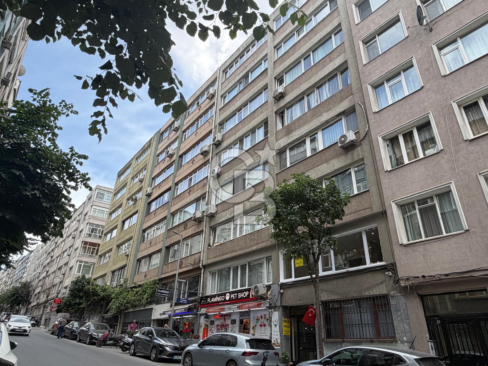 Şişli Merkez Mh SıracevizlerCaddesi Asansörlü Balkonlu Geniş 3+1