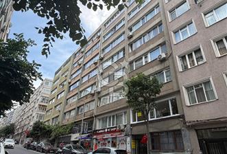 Şişli Merkez Mh SıracevizlerCaddesi Asansörlü Balkonlu Geniş 3+1 - 6 - 354741