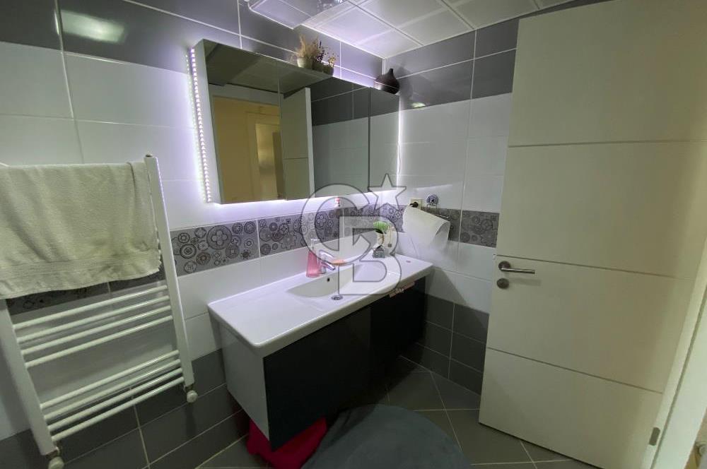 BAYRAKLI 75.YIL'DA DENİZ MANZARALI 3+1 SATILIK MODERN DAİRE