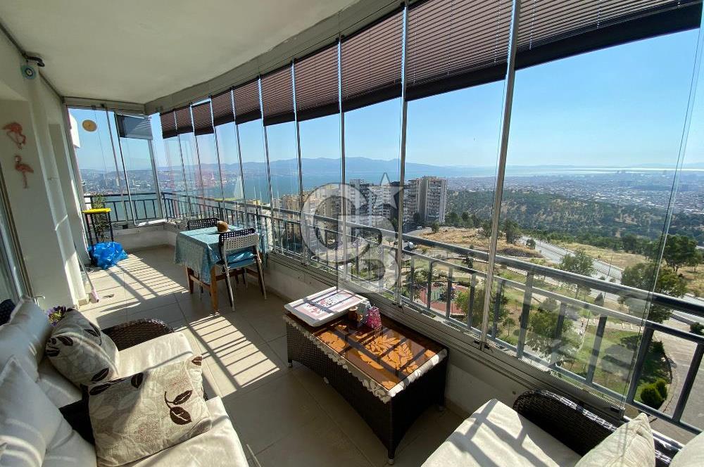 BAYRAKLI 75.YIL'DA DENİZ MANZARALI 3+1 SATILIK MODERN DAİRE