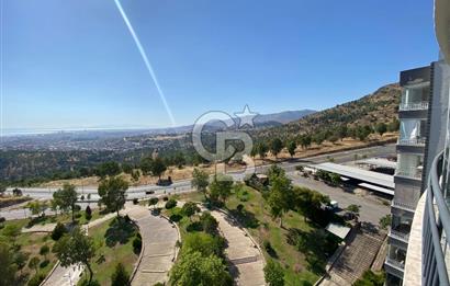 BAYRAKLI 75.YIL'DA DENİZ MANZARALI 3+1 SATILIK MODERN DAİRE