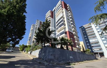 BAYRAKLI 75.YIL'DA DENİZ MANZARALI 3+1 SATILIK MODERN DAİRE