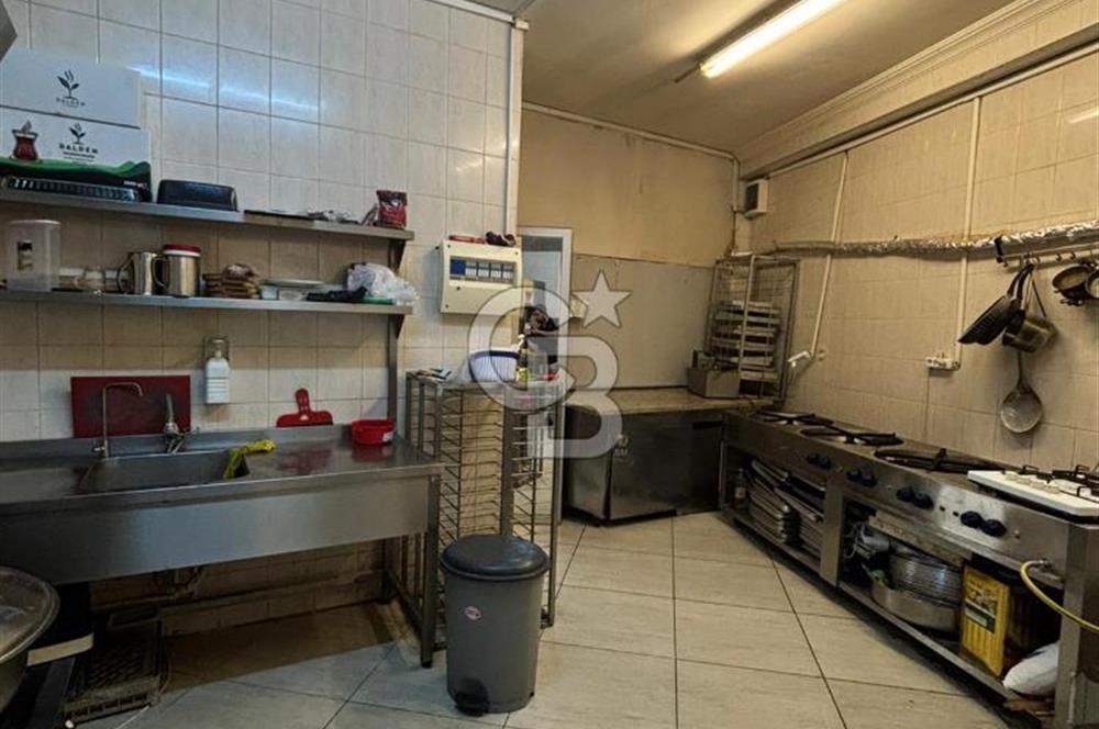 İçerenköy Prof. Dr. Ali Nihat T. Caddesi'nde Devren Kiralık Cafe