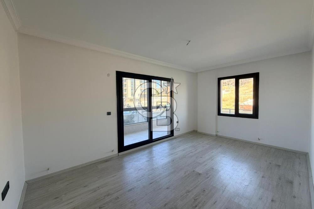 AYVALIK KÜÇÜKKÖY HAVUZLU SİTEDE SATILIK 2+1 GİRİŞ KAT DAİRE