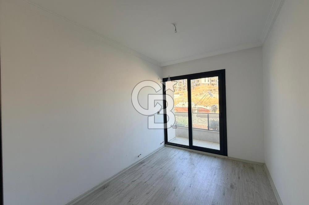 AYVALIK KÜÇÜKKÖY HAVUZLU SİTEDE SATILIK 2+1 GİRİŞ KAT DAİRE